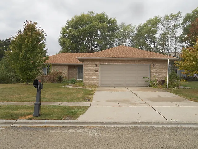 818 Burla Dr photo 1