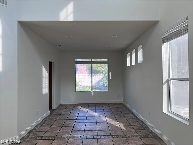 3031 Scenic Valley Way — Photo 6