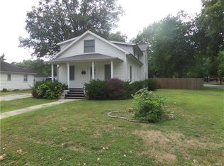 1091 14th St, Carlyle, IL