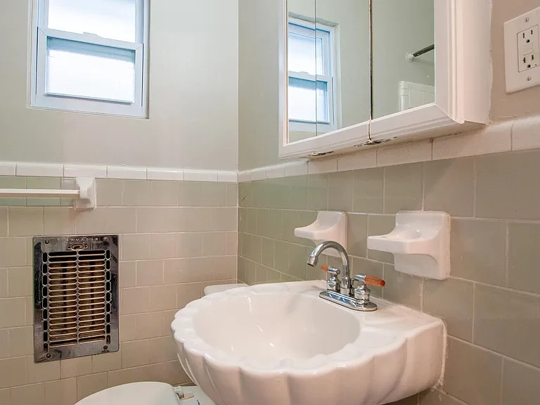 773 Greenwood Ave NE #7 — Photo 12