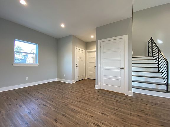 4th image of 401 Bosque Blvd #104