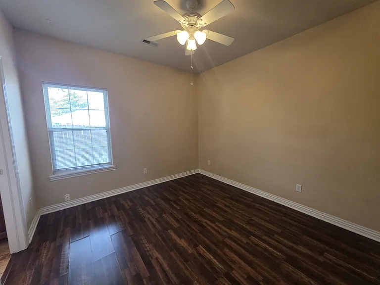 302 Cross Creek Dr — Photo 18