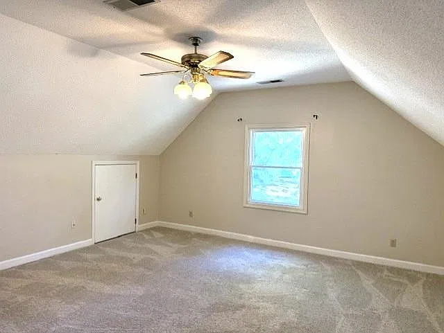 4 bed, 2.5 bath, 2670 sqft, $2,600 — Photo 3