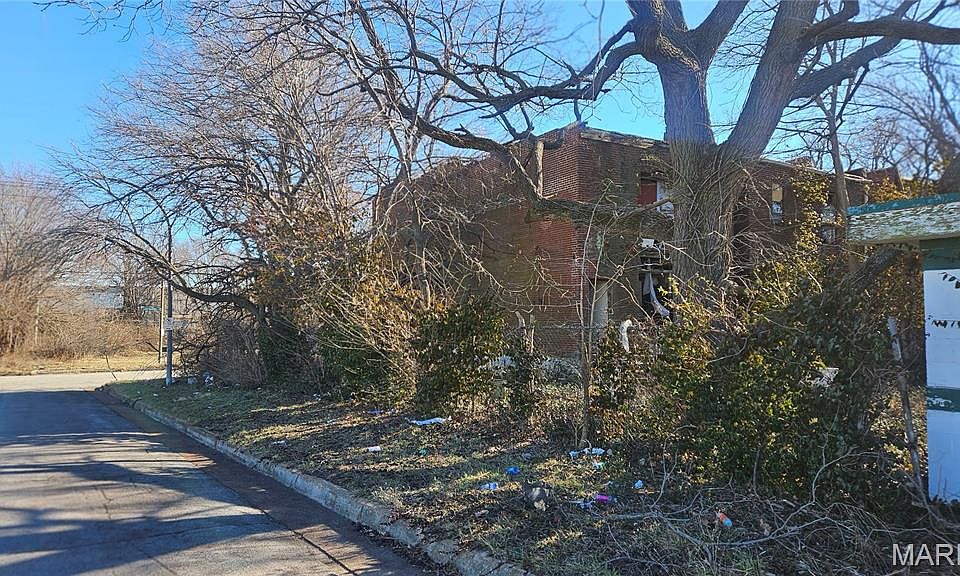 2nd image of 1727 N Leffingwell Ave