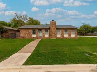 511 S Waxahachie St, Mansfield, TX 76063