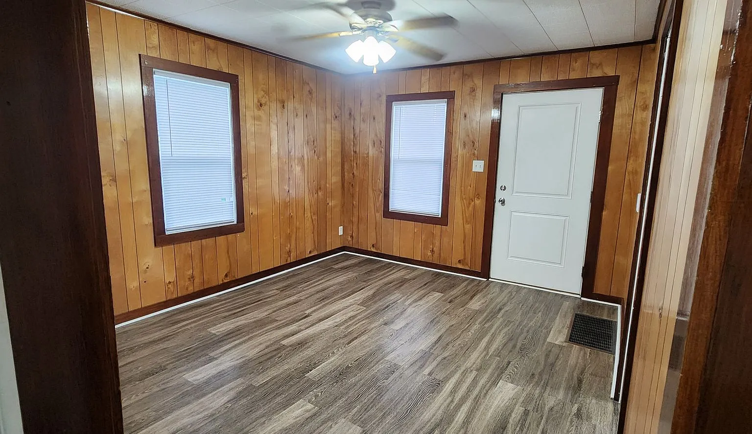3 Bed 1 Bath Home for Rent — Photo 4
