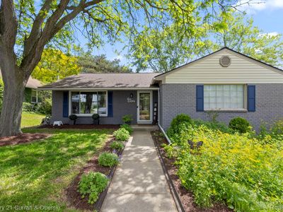 24294 Pinecrest St, Novi, MI, 48375