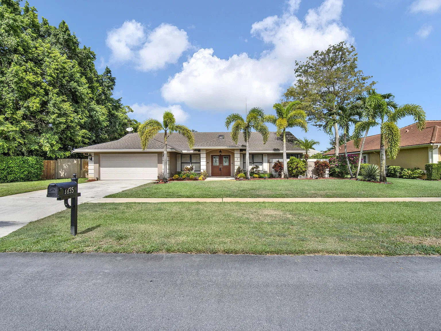 4 bed, 2.0 bath, 2530 sqft, $5,000 — Photo 4