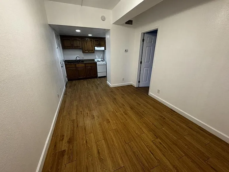 103 E Central Ave — Photo 2