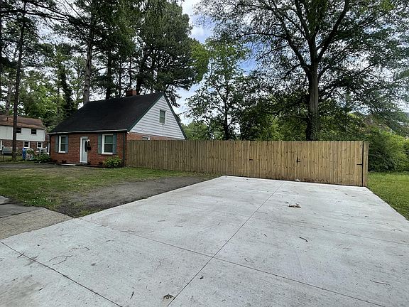 3rd image of 936 Wakefield Ave
