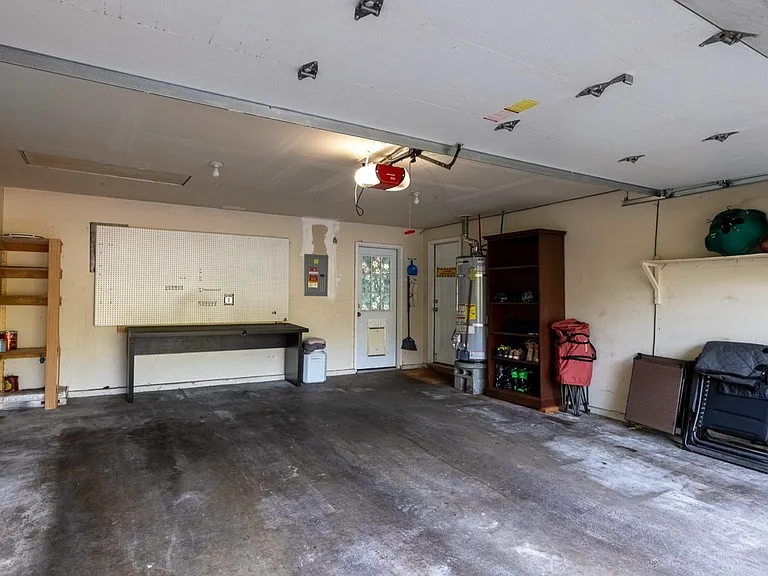 124 Crestwood Dr SW — Photo 21