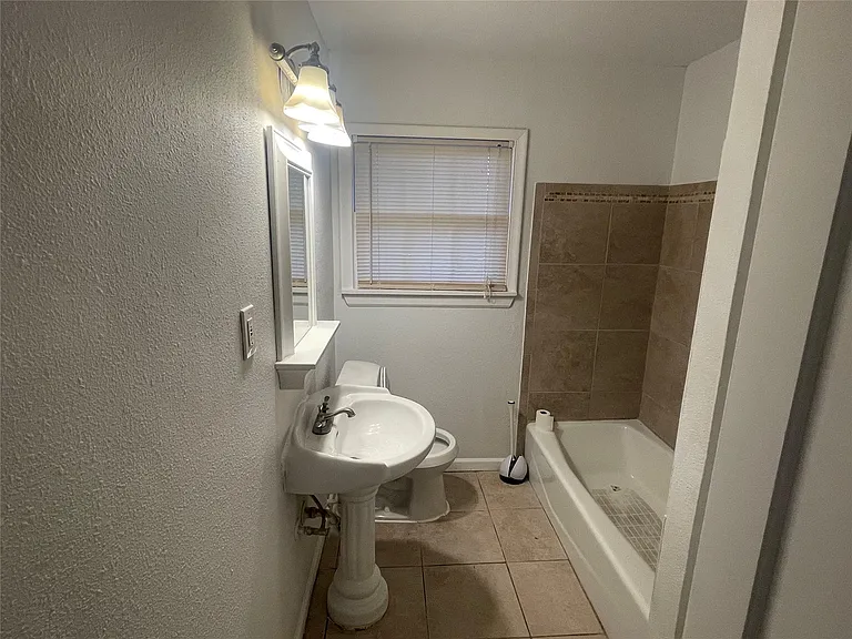 4512 Hank Ave — Photo 6