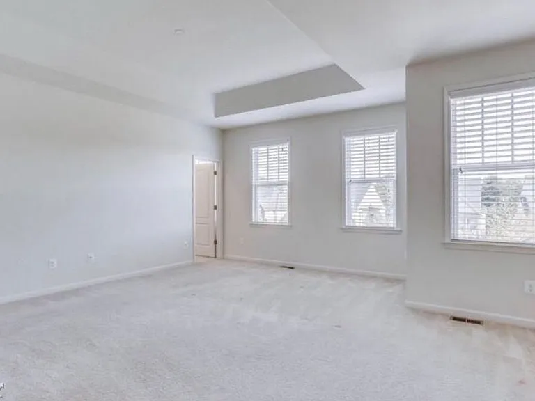 24715 Gracehill Ter — Photo 5