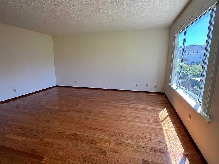 241 9th Ave #2 — Photo 8