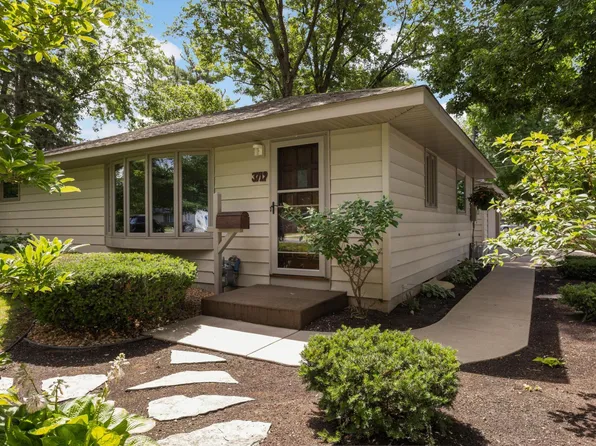 3719 Baillif Pl, Bloomington, MN 55431