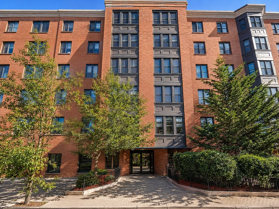 915 Madison St #3E