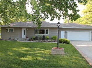 307 2nd Ave SW, Medford, MN 55049