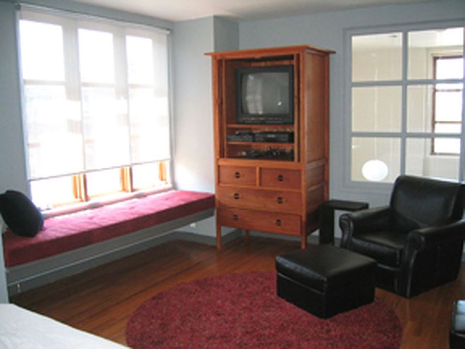 1st image of 126 Waverly Pl #3K