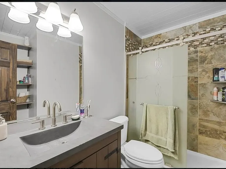 1402 E Florida Ave — Photo 7