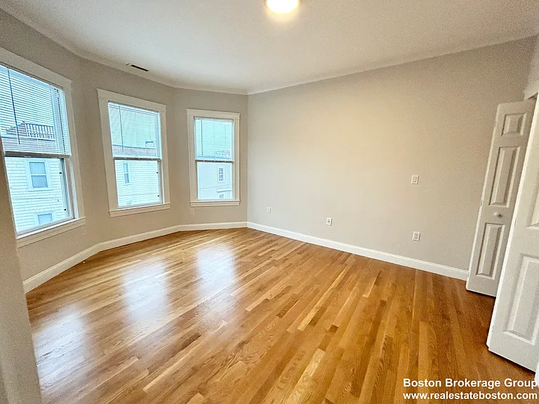 12 Buttonwood St #3 — Photo 6