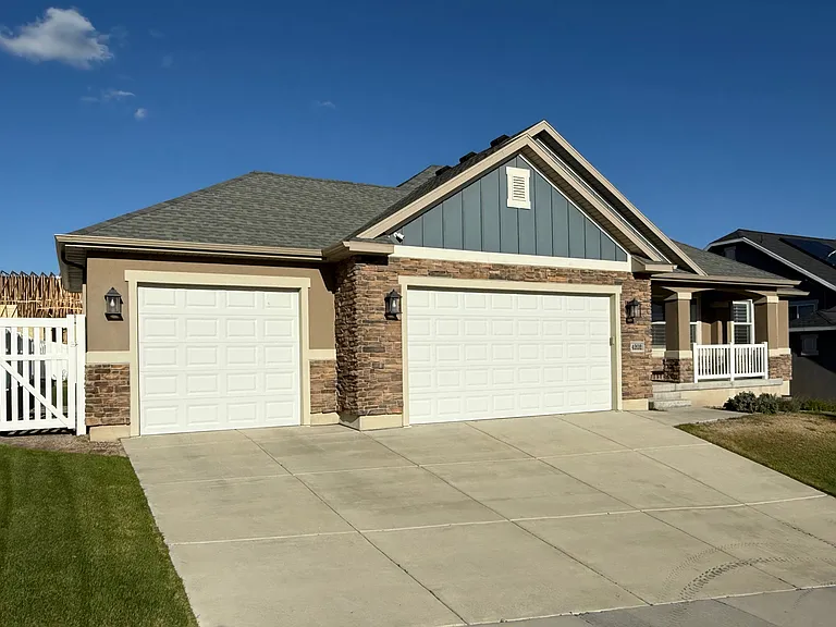 4202 N 400 W — Photo 3