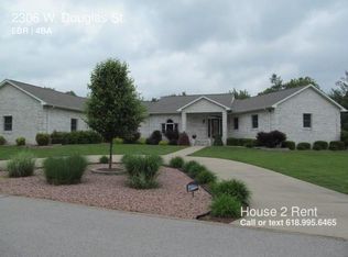 2306 W Douglas Dr, Marion, IL 62959