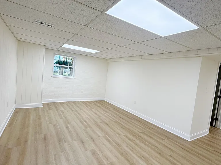 9398 Paulskirk Dr — Photo 20