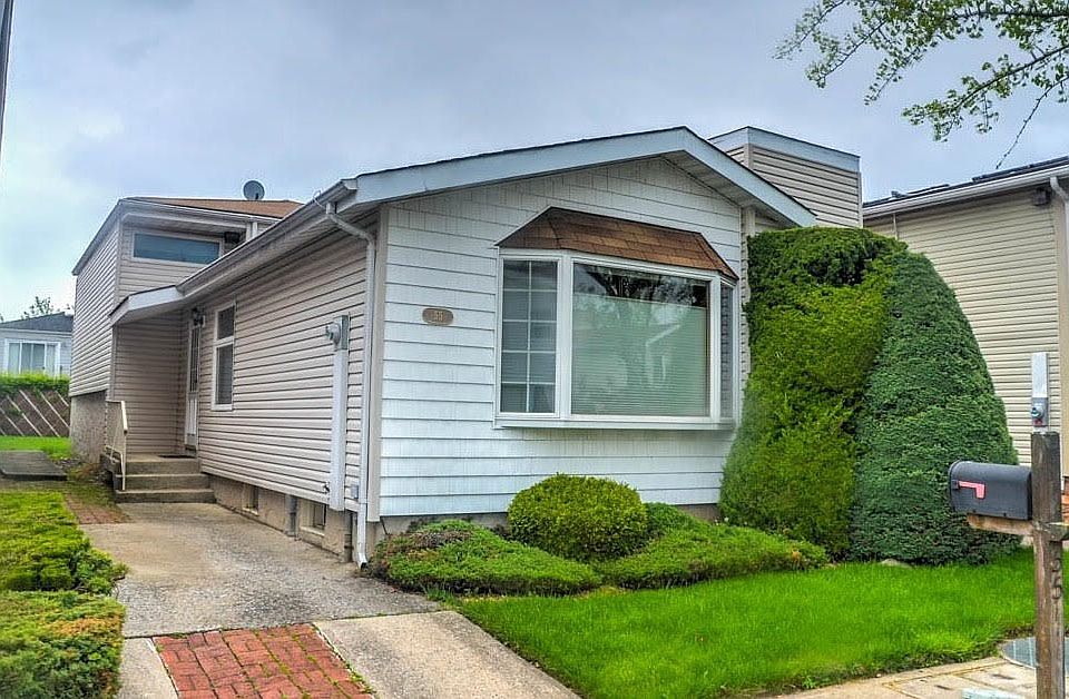 1st image of 55 Manchester Dr