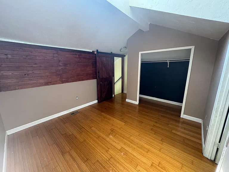 1860 Nekoma Ct — Photo 7
