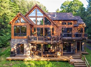 1185 Peninsula Dr, Central City, PA 15926