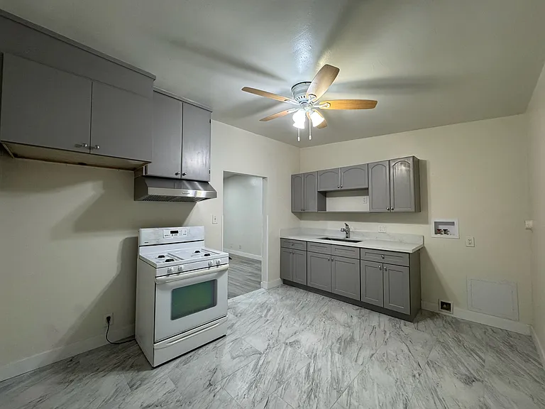 2819 Dee Ave #4 — Photo 4