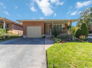 1060 Guildwood Blvd, London, ON N6H4G5