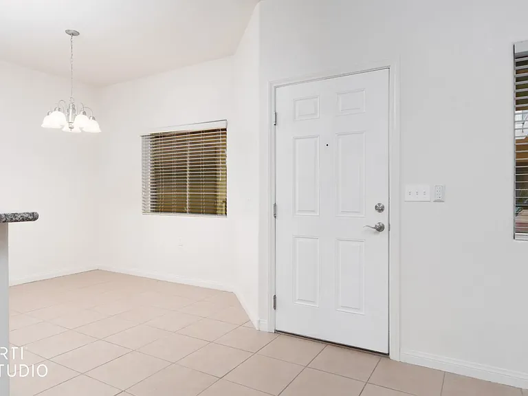 400 Hillside Dr #723 — Photo 5