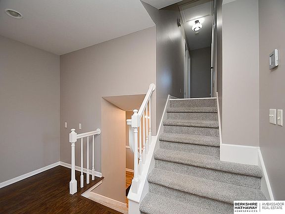 4th image of 639 Grey Fawn Dr