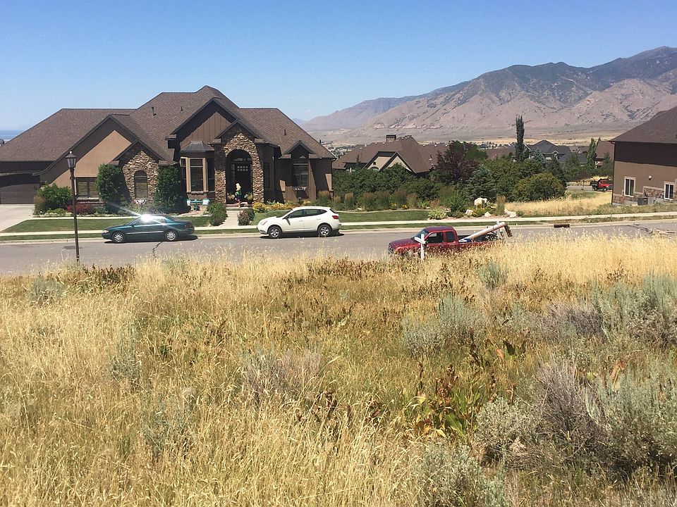 1st image of 746 Oakridge Dr