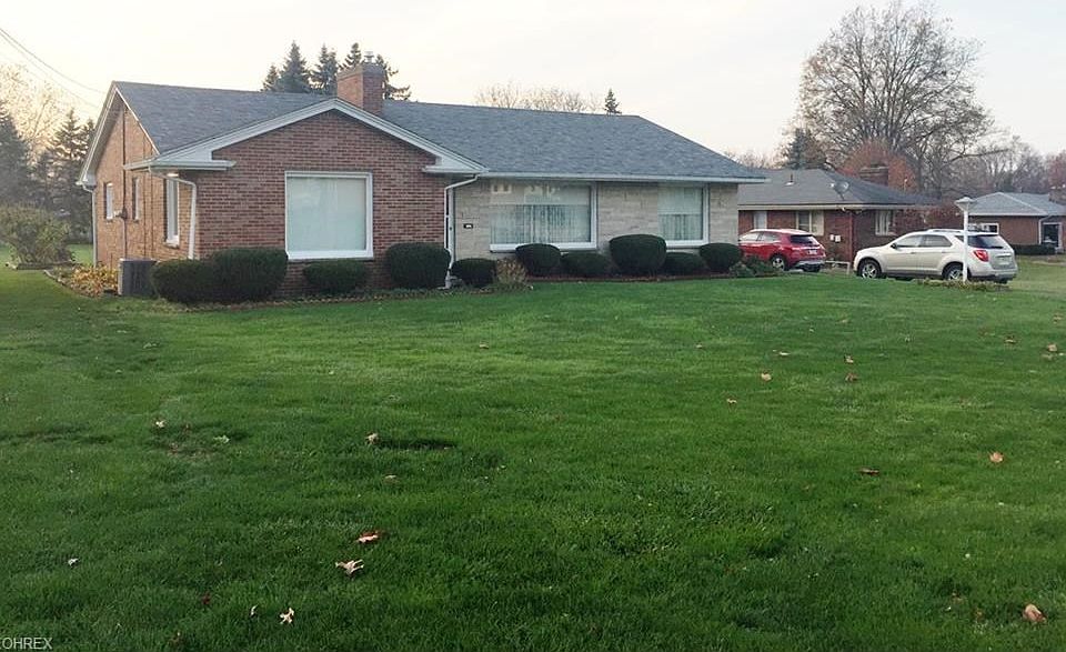 1st image of 4672 Montrose Ave