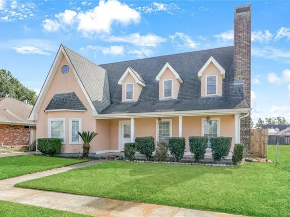 2925 Moss Ln, Violet, LA 70092