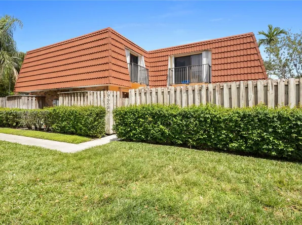 9927 NW 6th Ct, Plantation, FL 33324