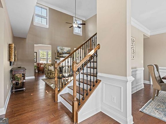 5th image of 340 Spotted Ridge Cir