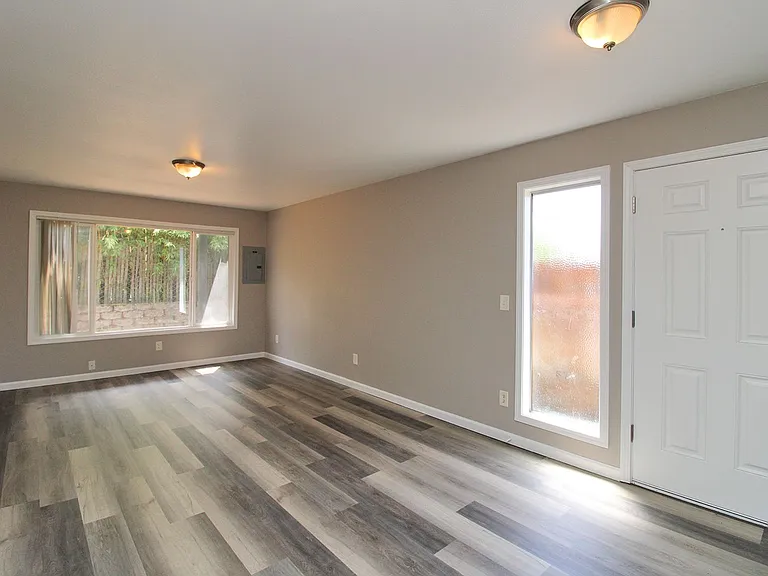 4605-4609 NE Killingsworth St — Photo 9
