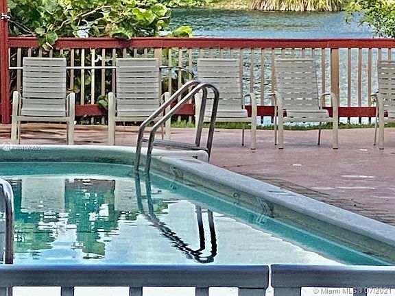3rd image of 1300 NE Miami Gardens Dr APT 407E