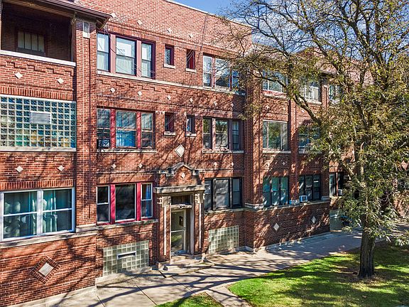 2nd image of 5463 S Ellis Ave #1