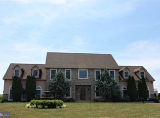 481 Red Corner Rd, Douglassville, PA 19518