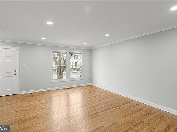 5th image of 9532 Shepherd Hills Dr