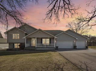 21506 Darsow Ave, Hampton, MN 55031