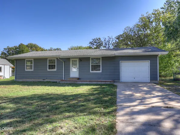 109 Schimm Circle Dr, Carl Junction, MO 64834
