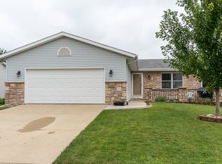 1004 Ashford Dr NE, Cedar Rapids, IA 52402
