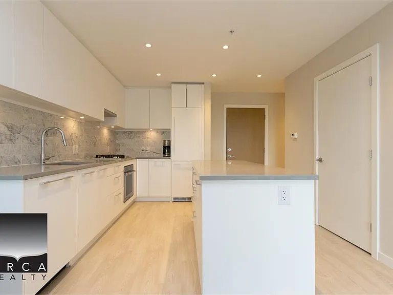 110 W 17th St #503 — Photo 18