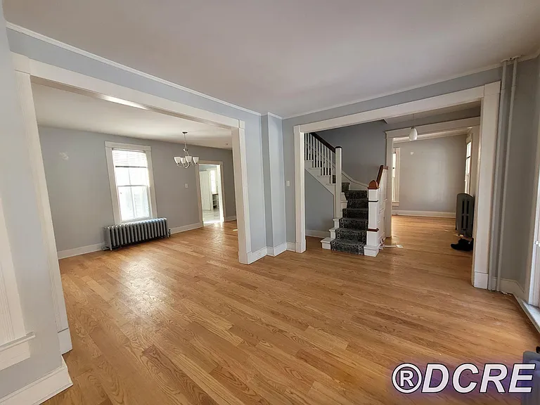 822 Michigan Ave — Photo 6