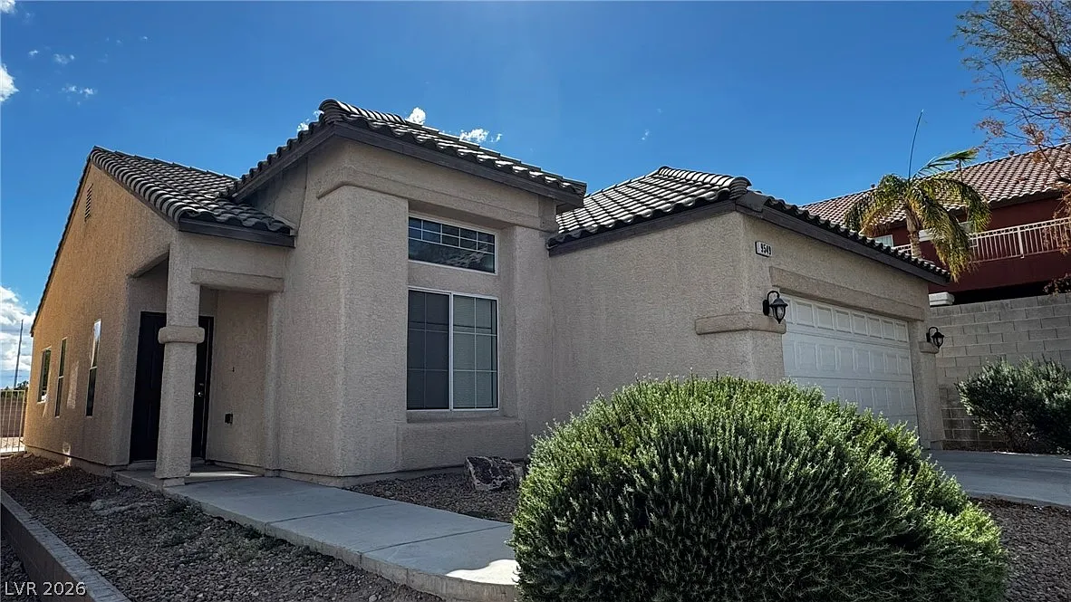 3 bed, 2.0 bath, 1312 sqft, $1,998 — Photo 1